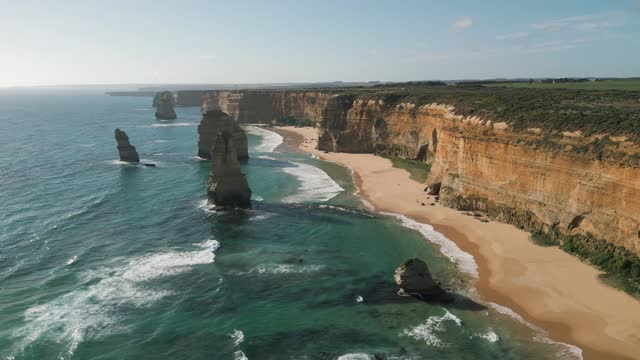 Explore Australia’s Great Ocean Road: Scenic Views & Adventure Awaits